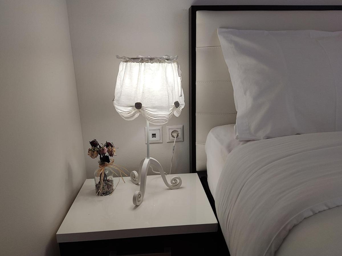 Central & Comfortable, With Acropolis View Athena Bagian luar foto