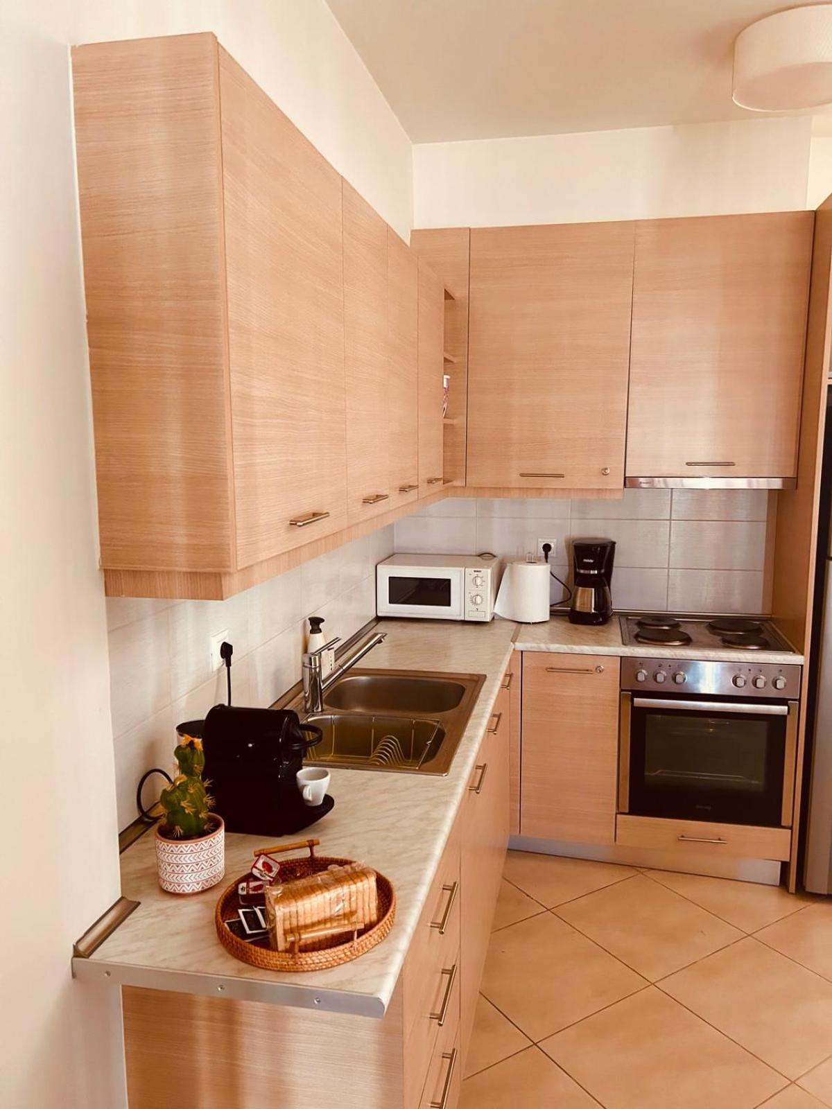 Central & Comfortable, With Acropolis View Athena Bagian luar foto
